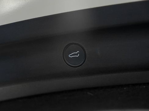 Used 2021 Tesla Model Y Long Range AWD/4WD image 61