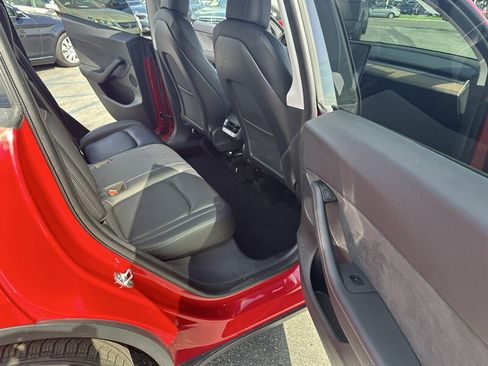 Used 2021 Tesla Model Y Long Range AWD/4WD image 23