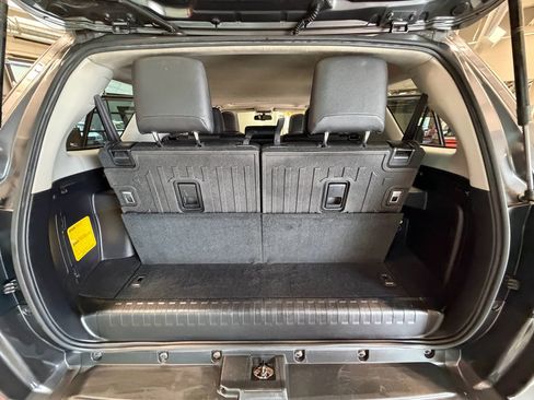 Used 2017 Toyota 4Runner SR5 AWD/4WD image 61