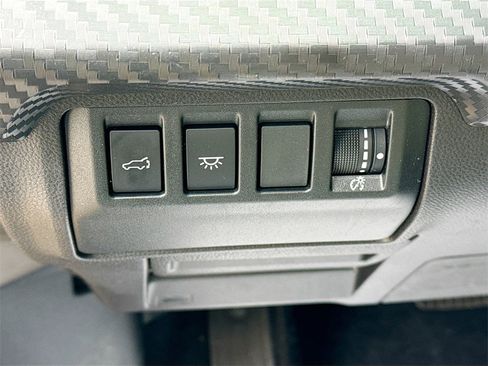 Used 2024 Subaru Ascent Premium w/ Convenience Package image 11