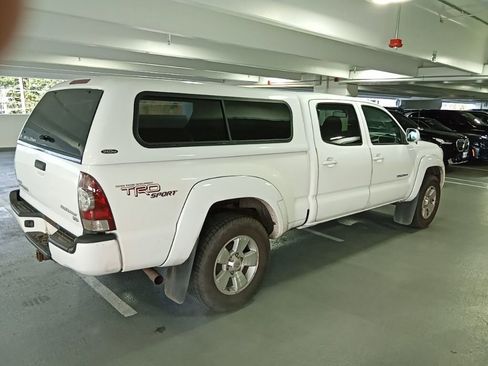 Used 2011 Toyota Tacoma PreRunner w/ TRD Sport Pkg image 7