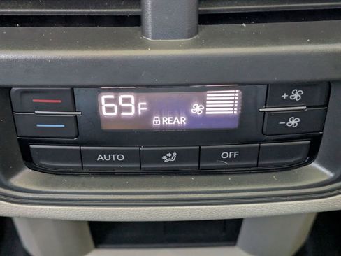 Used 2023 Volkswagen Atlas SE image 18