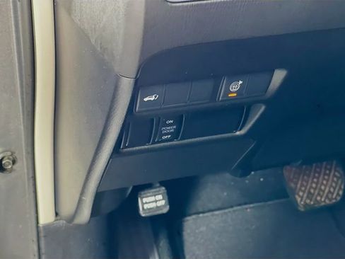 Used 2022 Nissan Armada SL w/ Captain's Chairs Package RWD image 11
