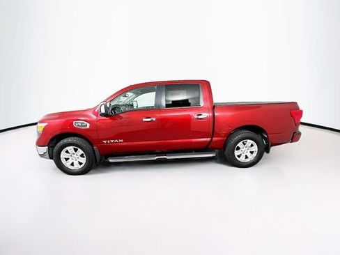 Used 2017 Nissan Titan SV image 4