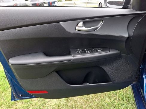 Used 2021 Kia Forte LXS image 13