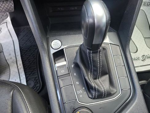Used 2021 Volkswagen Tiguan SE image 14