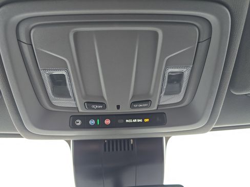 Used 2023 GMC Sierra 1500 Elevation image 31