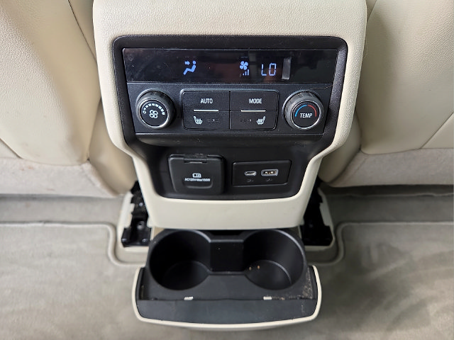 Used 2021 GMC Acadia Denali w/ Denali Technology Package FWD image 16