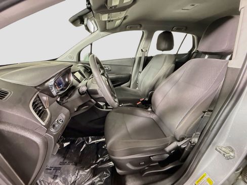 Used 2019 Chevrolet Trax LS FWD image 20
