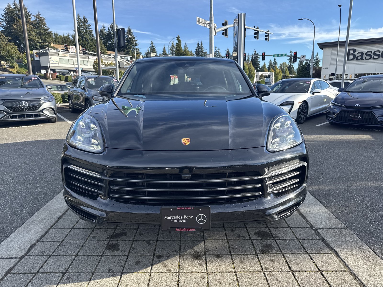 Used 2023 Porsche Cayenne Platinum Edition AWD/4WD image 2