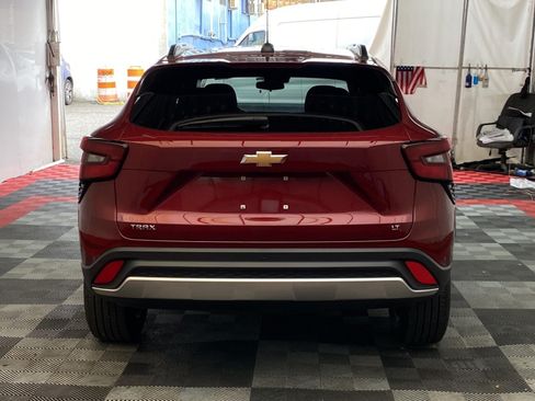 Used 2025 Chevrolet Trax LT w/ Driver Confidence Package FWD image 5