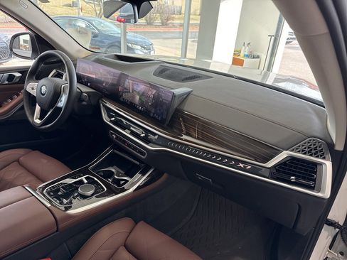 Certified 2025 BMW X7 xDrive40i w/ Premium Package image 47