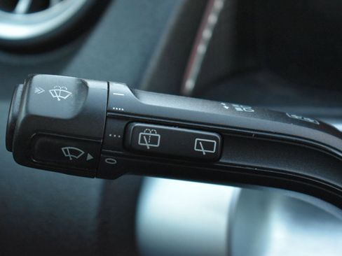 Used 2023 Mercedes-Benz GLB 250 image 23