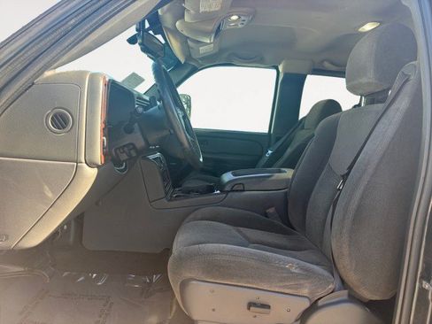 Used 2005 Chevrolet Silverado 2500 LS AWD/4WD image 12