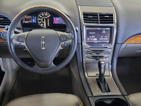 Used 2013 Lincoln MKX FWD w/ Wood Pkg image 17
