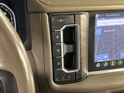 Used 2021 GMC Yukon XL Denali w/ Denali Premium Package image 26