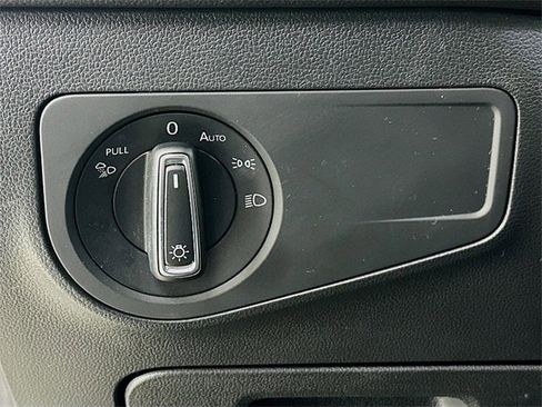 Used 2023 Volkswagen Tiguan SEL R-Line image 10