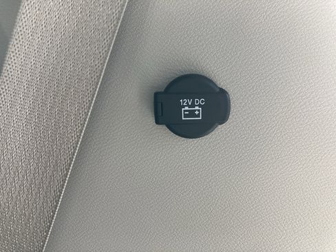 Used 2024 Chrysler Pacifica Touring-L image 15