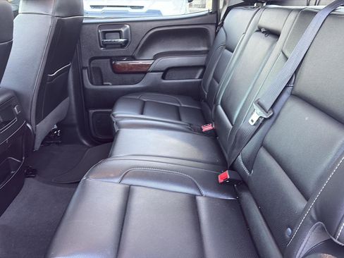 Used 2019 GMC Sierra 2500 SLT w/ Duramax Plus Package image 17