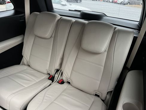 Certified 2025 Mercedes-Benz GLS 450 4MATIC image 26