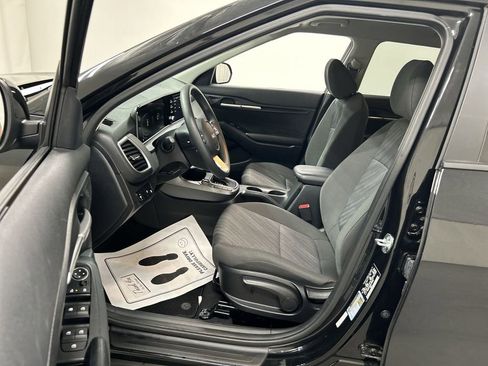 Used 2024 Kia Seltos LX AWD/4WD image 9