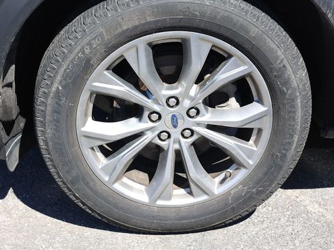 Used 2023 Ford Explorer Limited w/ Limited Technology Package AWD/4WD image 8