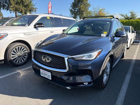 Used 2019 INFINITI QX50 Essential w/ Premium Heat Package AWD/4WD image 3