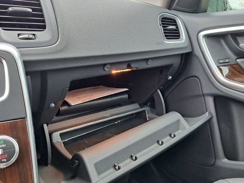 Used 2017 Volvo V60 T5 Cross Country Platinum image 16