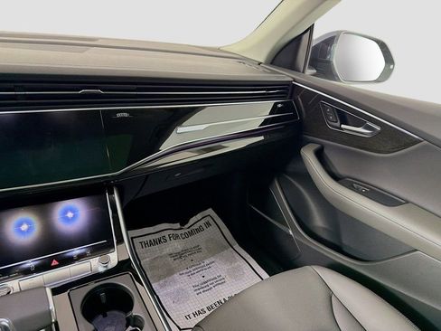 Used 2025 Audi Q8 Premium Plus image 26