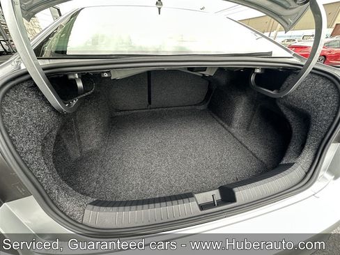 Used 2026 Volkswagen Jetta SE FWD image 18