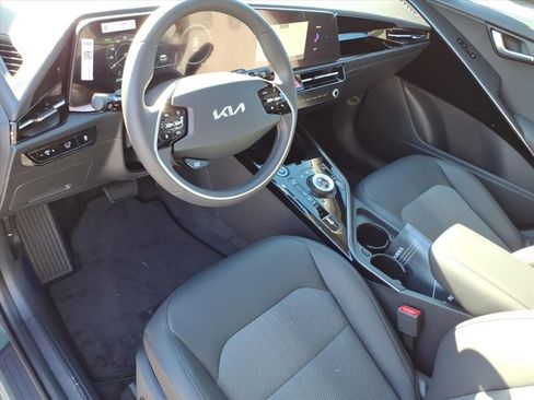 New 2025 Kia Niro Wind image 11