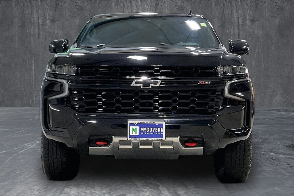 Used 2024 Chevrolet Tahoe Z71 w/ Luxury Package AWD/4WD image 2