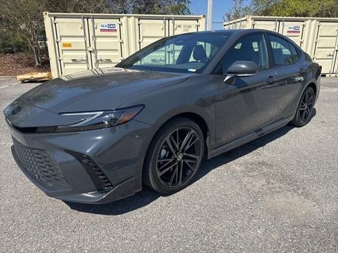 Used 2025 Toyota Camry XSE image 1
