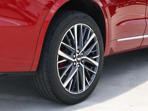 Certified 2024 Cadillac XT6 Sport w/ Technology Package image 12