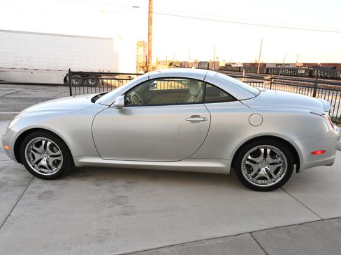 Used 2004 Lexus SC 430 Convertible image 5