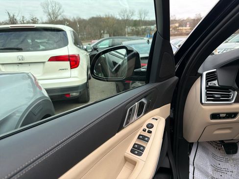 Used 2022 BMW X5 xDrive40i w/ M Sport Package image 17