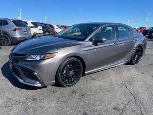 Used 2024 Toyota Camry XSE FWD image 6