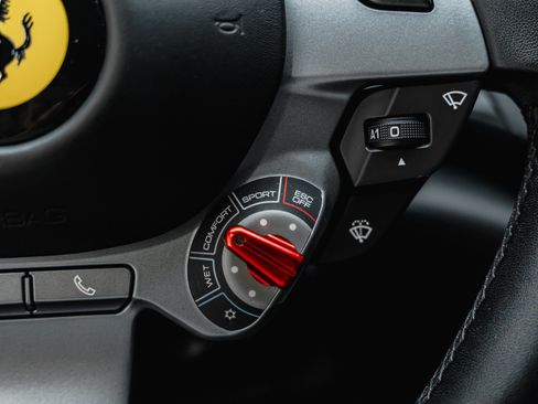 Used 2018 Ferrari GTC4Lusso T RWD image 40