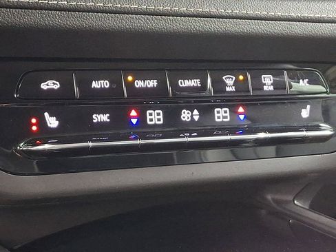 Used 2021 Buick Envision Essence w/ Technology Package I image 16