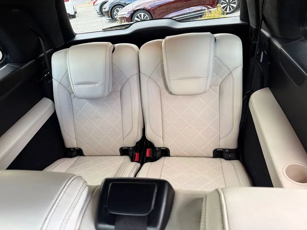 Used 2018 Mercedes-Benz GLS 550 4MATIC image 39