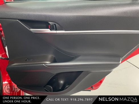 Used 2023 Toyota Camry SE image 39