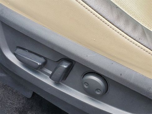 Used 2021 INFINITI QX50 Essential w/ Convenience Package image 11