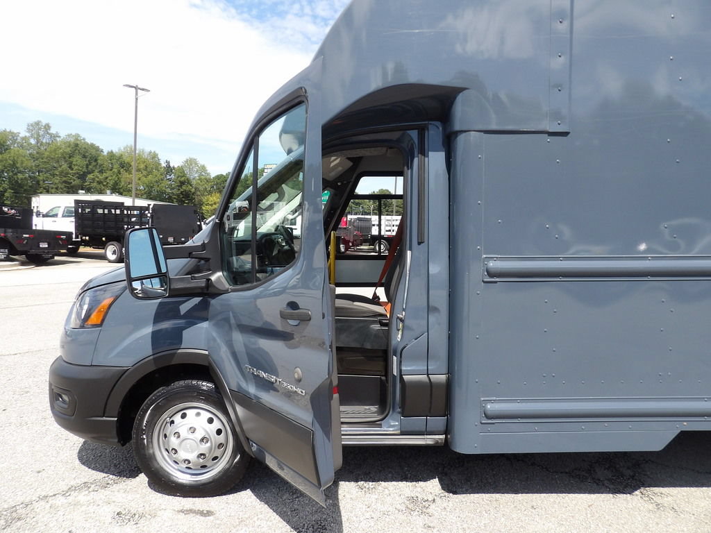 Used 2022 Ford Transit 350 DRW RWD image 13