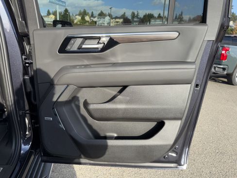 New 2026 Chevrolet Suburban LT w/ Comfort Package image 25