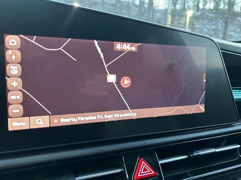 Used 2023 Kia Niro SX Touring image 13