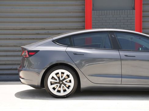 Used 2023 Tesla Model 3 Standard Range RWD image 5