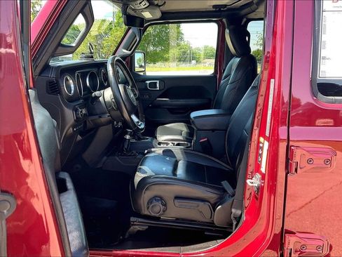 Used 2021 Jeep Wrangler Unlimited Sahara w/ Cold Weather Group AWD/4WD image 22