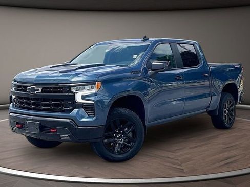 Used 2024 Chevrolet Silverado 1500 LT Trail Boss w/ Convenience Package II AWD/4WD image 1