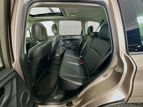 Used 2016 Subaru Forester 2.5i Touring w/ Eyesight & Navigation System image 28