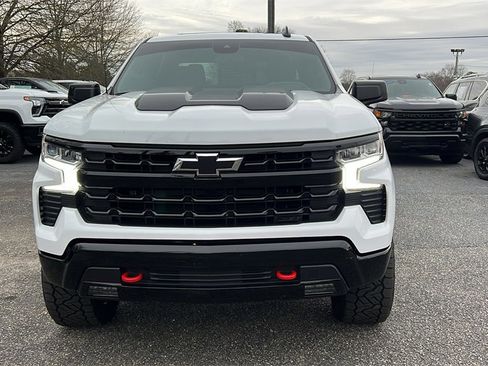 Used 2024 Chevrolet Silverado 1500 LT Trail Boss w/ Convenience Package II image 2